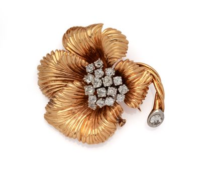 Broche Fleur en or deux tons 18K (750/1000)...