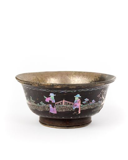 CHINE, Epoque Kangxi, XVIIIe siècle
Bol en...
