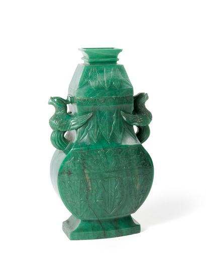 CHINE, XXe siècle
Vase balustre en pierre...