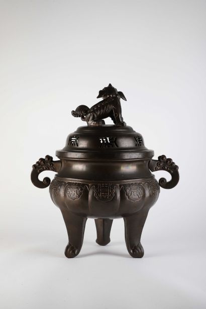 VIETNAM, XIXe siècle
Grand brûle parfum en...