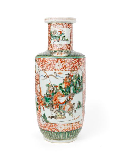 CHINE, XIXe siècle
Vase rouleau en porcelaine...