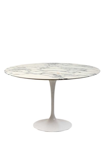 Eero SAARINEN (1910-1961)
Table de salle...