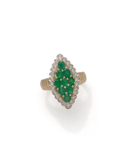 Bague marquise en or 14K (585/1000) ornée...