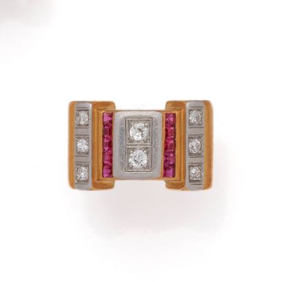 Importante bague tank en or 18K (750/1000)...