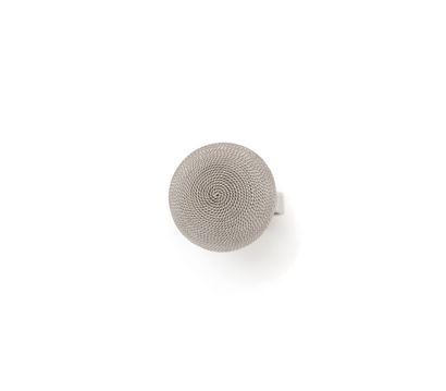 Bague chevalière en or gris 18K (750/1000)...