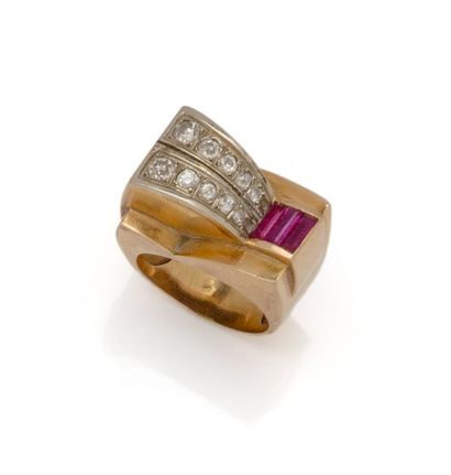 Bague tank asymétrique en or 18K (750/1000)...