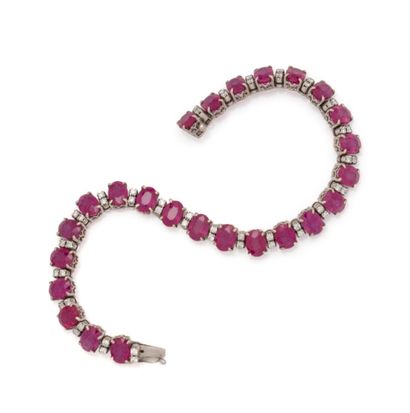 Bracelet ligne en or gris 18K (750/1000)...
