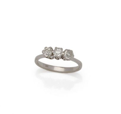 Bague en or gris 18K (750/1000) ornée de...