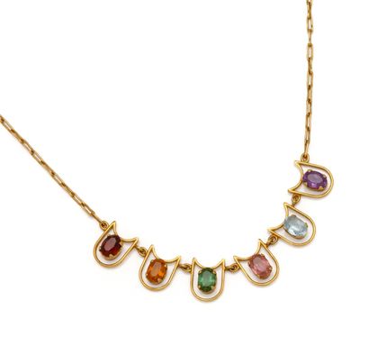 Collier en or 18K (750/1000) à maille allongée...
