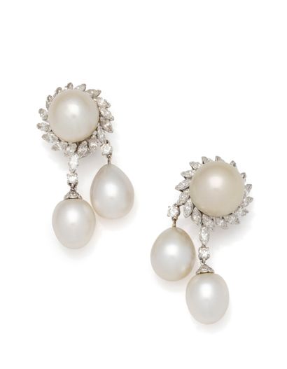 Paire de pendants d'oreilles en platine (850/1000)...