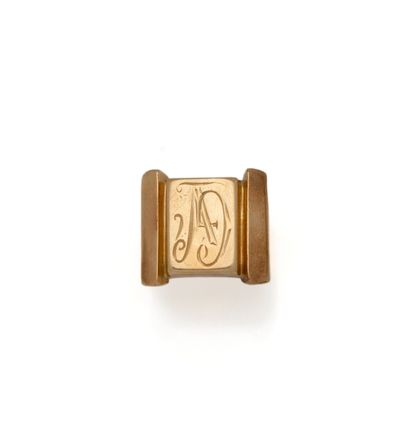 Bague chevalière en or 18K (750/1000) ciselée...