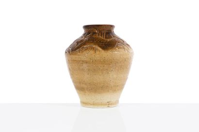 Edouard CAZAUX 

Vase de forme trapézoïdale...