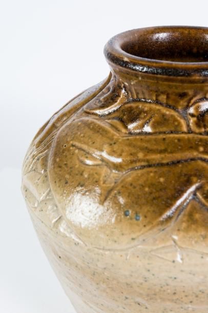 Edouard CAZAUX 

Vase de forme trapézoïdale...