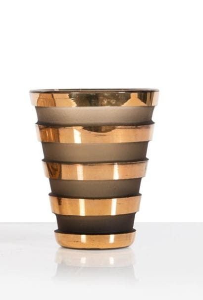 Jean LUCE (1895-1964) 

Vase de forme conique...