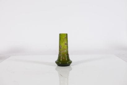 Emile Gallé (1846-1904) 

Vase de forme cylindrique...