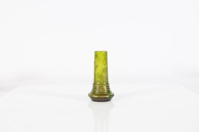 Emile Gallé (1846-1904) 

Vase de forme cylindrique...