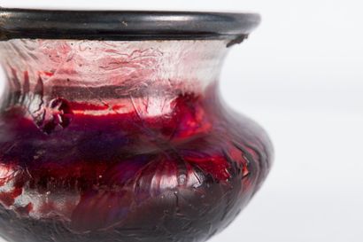 Emile Gallé (1846-1904) 

Vase de forme bombée...
