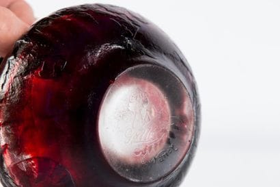 Emile Gallé (1846-1904) 

Vase de forme bombée...