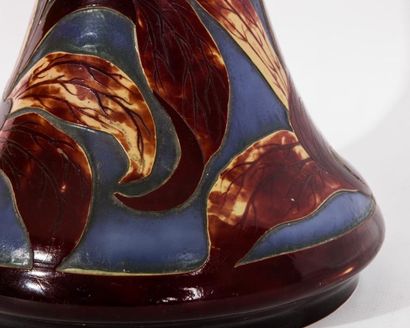 Emile Gallé (1846-1904) 

Vase de forme balustre...