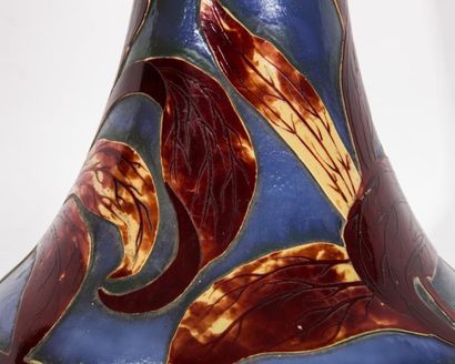 Emile Gallé (1846-1904) 

Vase de forme balustre...