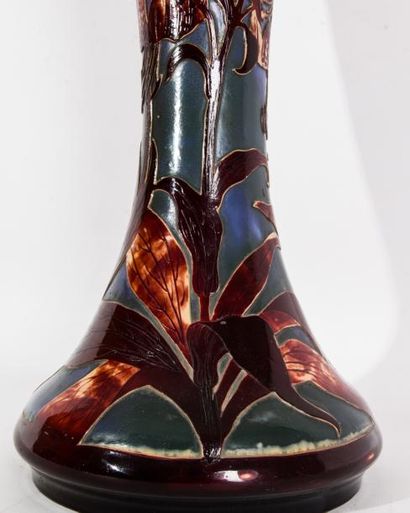 Emile Gallé (1846-1904) 

Vase de forme balustre...