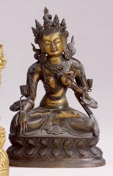 Sujet en bronze représentant un Boddhisattva...