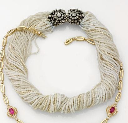 Collier perles torsadées corail et fantaisie,...
