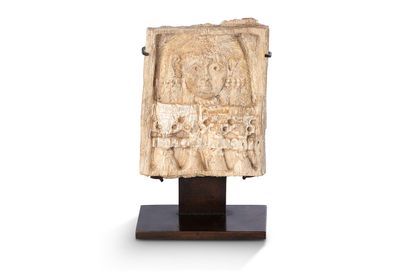 
ART CANANÉEN



Plaquette (élément de mobilier)...