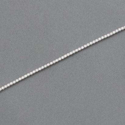 Fin bracelet ligne en or gris, 750 MM, souligné...