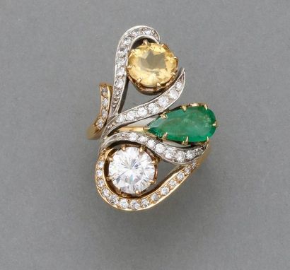 Bague en or jaune, 750 MM, ornée de trois...