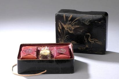 MAUBERT - (Années 1910)



Coffret japonais...