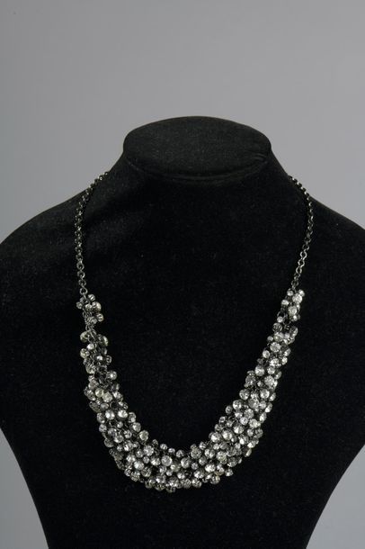 MAC MODE - (Années 1990).



Collier draperie...