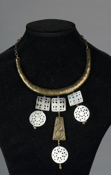 CÉSARÉE - (Années 1990).



Collier torque...
