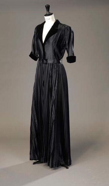 MAGGY ROUFF - (Années 1950-55).



Robe du...