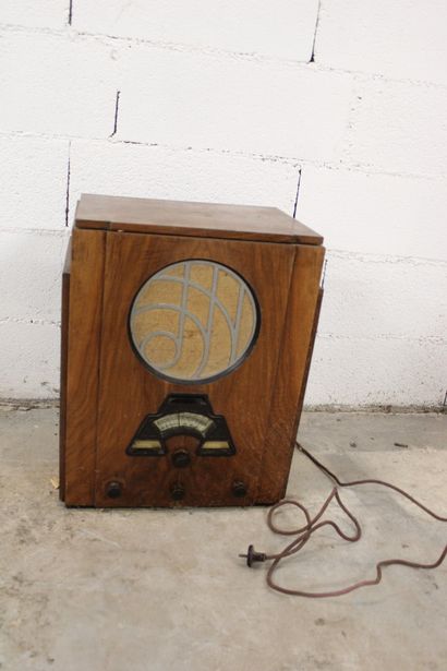 Antique LMT Radio receiver, model 63-24292,...