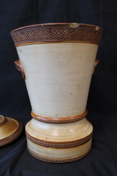 Water filter, late 19th c., DOULTON WATTS'S,...
