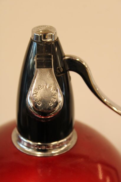 Ball-shaped siphon, red? 27X18