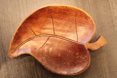 Fruit bowl in natural wood