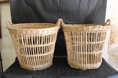 Two laundry baskets, early 19th c., 60x73...