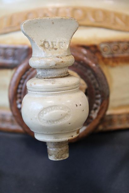 Water filter, late 19th c., DOULTON WATTS'S,...