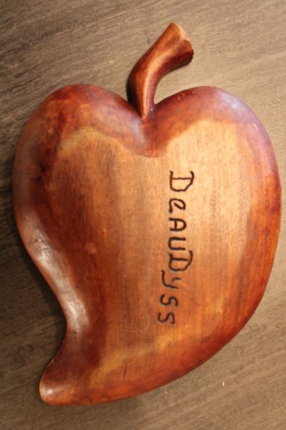 Fruit bowl in natural wood