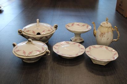 Set of incomplete porcelain tableware, decorated...