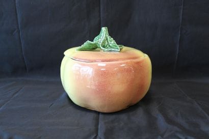 Apple-shaped ceramic soup tureen from Po...