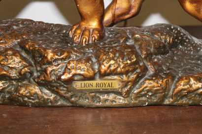 Ceramic roaring lion sculpture 46x39x15cm,...