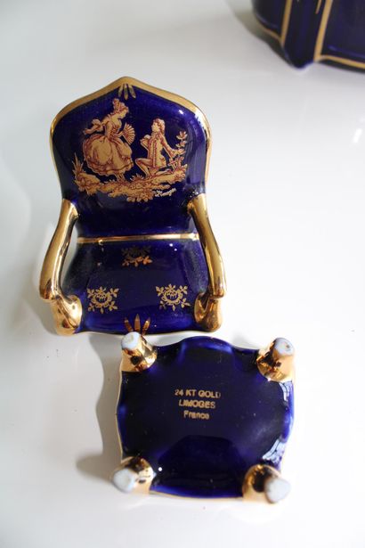 Elements in Limoges porcelain (4), blue ...