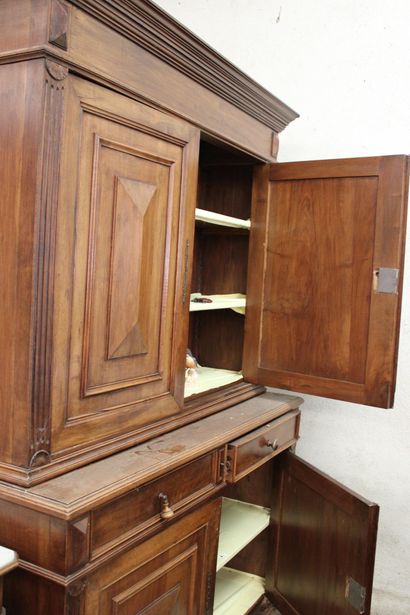 Two-piece diamond-shaped cabinet, two openings...
