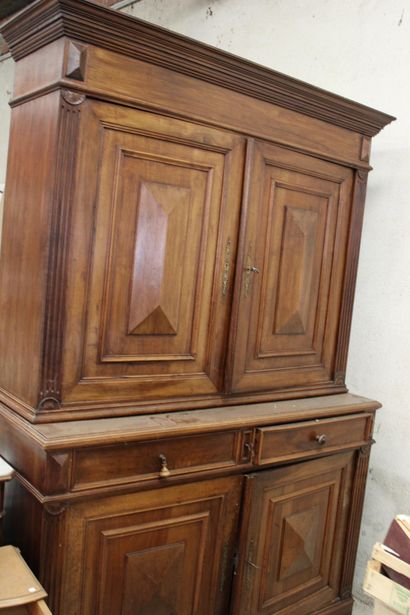 Two-piece diamond-shaped cabinet, two openings...