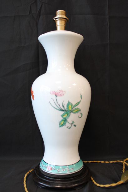 Porcelain lamp base with flower design