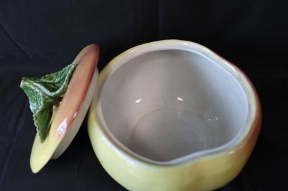 Apple-shaped ceramic soup tureen from Po...