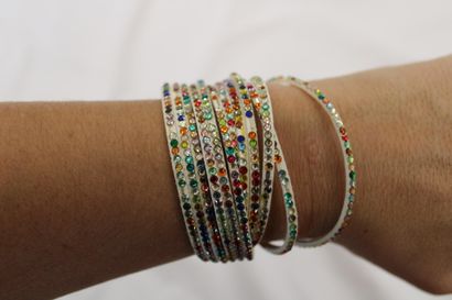 Set of bracelets (8), rhinestones